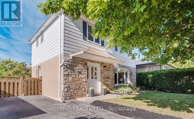 Photo - 755 Botany Hill Crescent