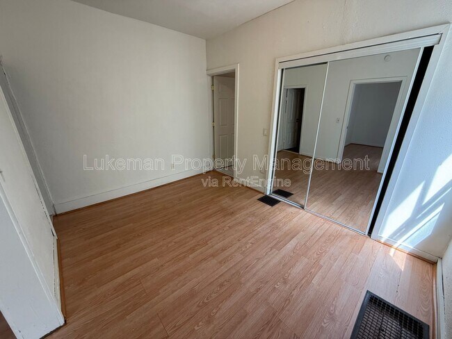 Photo - 932 S Park St Unidad 932 1