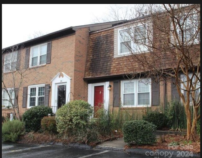 Building Photo - 911 Nottingham Dr Rental
