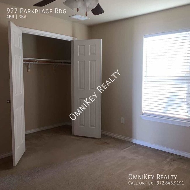 Photo - 927 Parkplace Ridge