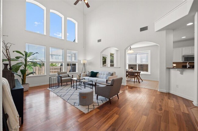 Photo - 3664 Rosalina Loop