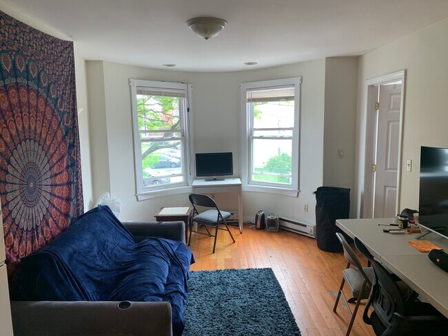 Building Photo - 87 Hammond St Unit 1 Rental