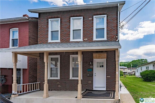 Building Photo - 358 Broad St Rental