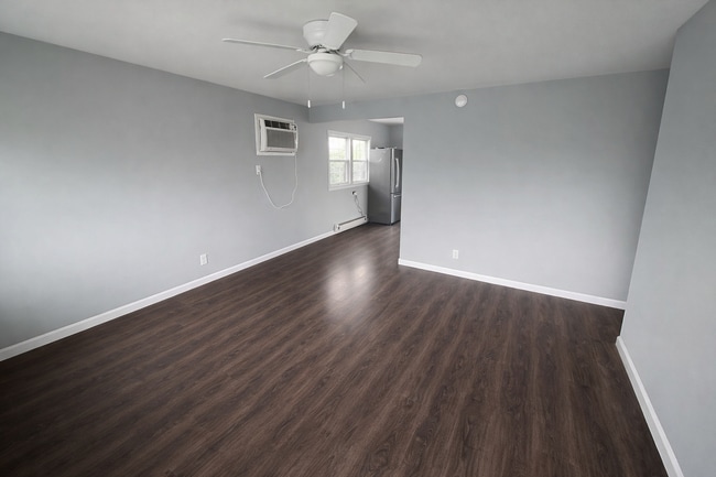 Photo - 2575 St Peter St