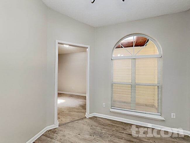 Photo - 10819 Grand Central Pl N