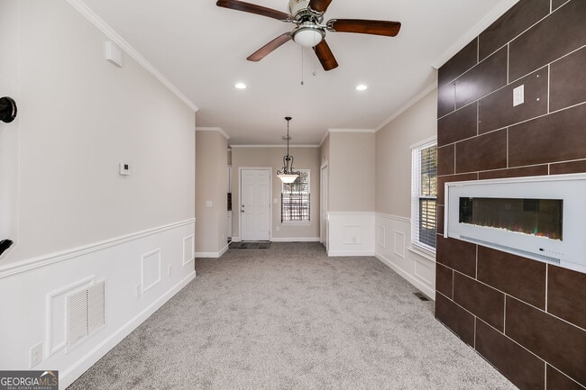 Photo - 960 N Grand Ave NW