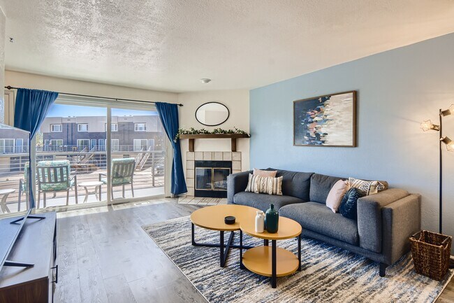 Photo - 520 Superior St Townhome