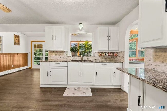 Photo - 668 Ellington Rd