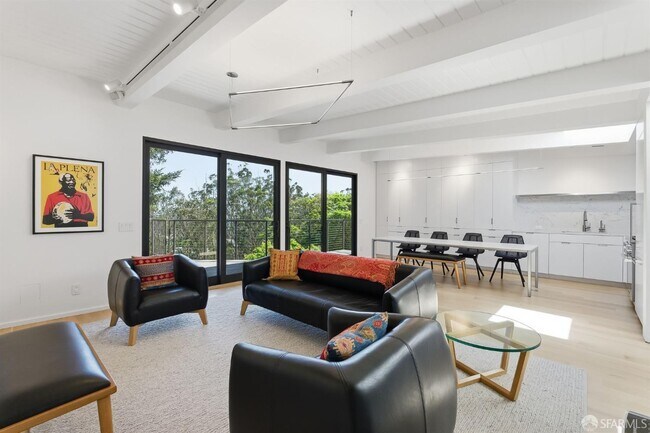 Photo - 74 Midcrest Way