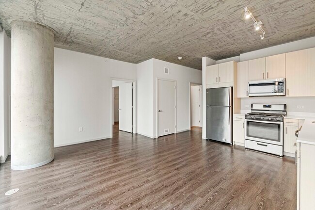 Photo - 697 S Clark St