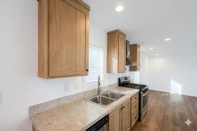 Photo - 2627 S Lamb Blvd