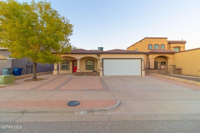 Building Photo - 5349 Jose Duran Ln