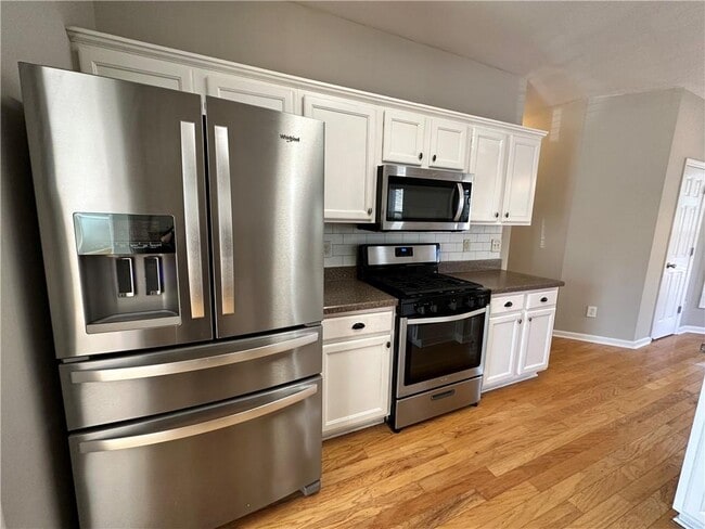 Photo - 2403 Walnut Tree Ln