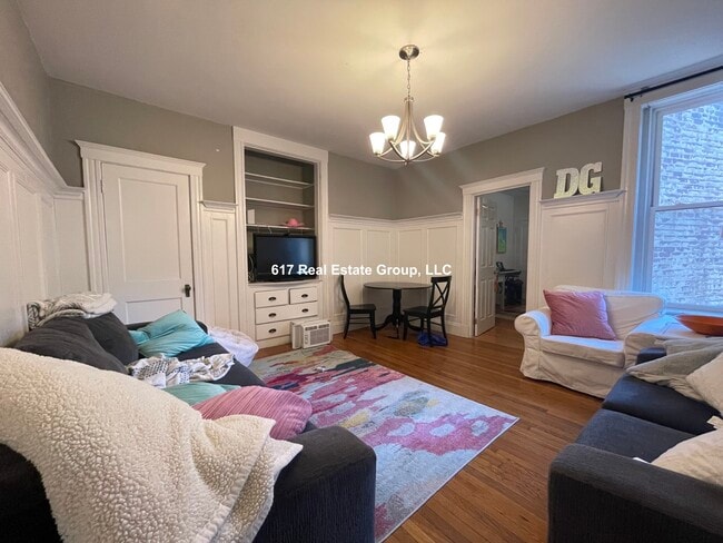 Building Photo - 1122 Commonwealth Ave