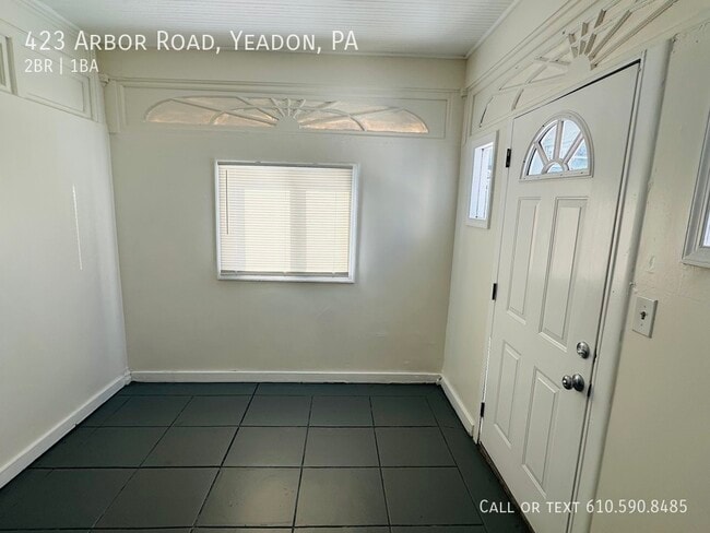 Photo - 423 Arbor Rd