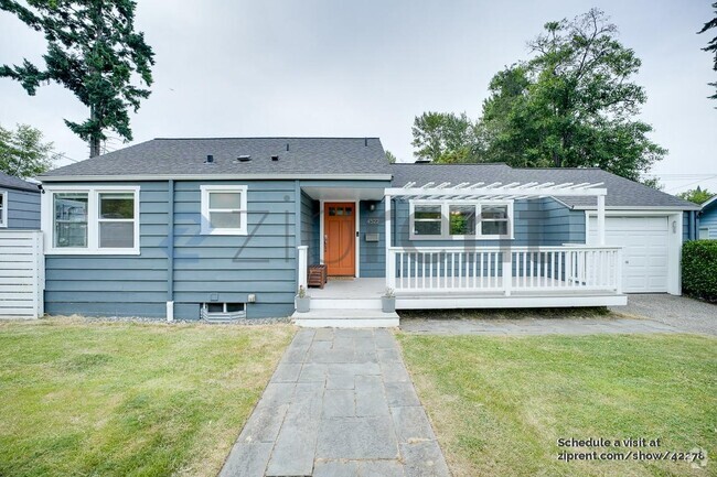 Building Photo - 4522 NE 54th St Rental
