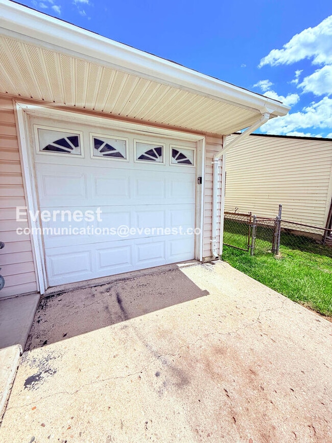 Photo - 2866 Hillgate Rd
