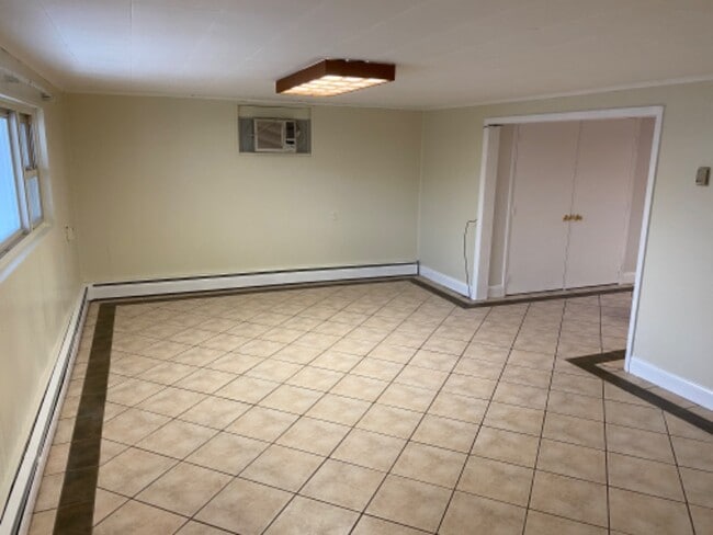 Photo - 584 Valley Rd