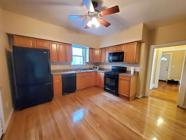 Photo - 72 Marshall St Unit 2