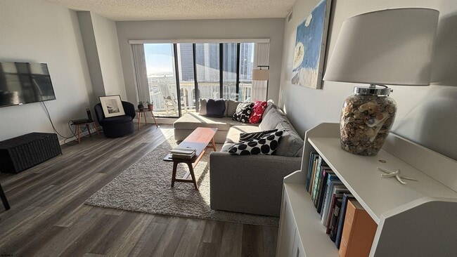 Photo - 3101 Boardwalk Unit 815-2