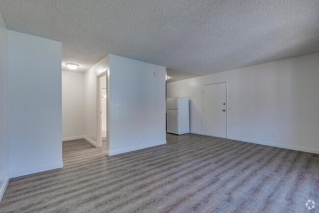 Studio - 450 SF