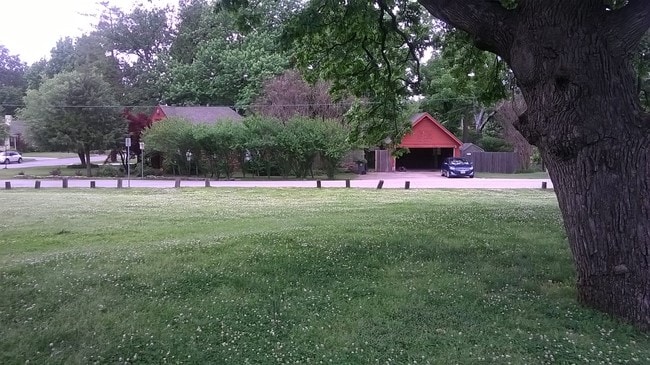 Photo - 1445 E 33rd St S