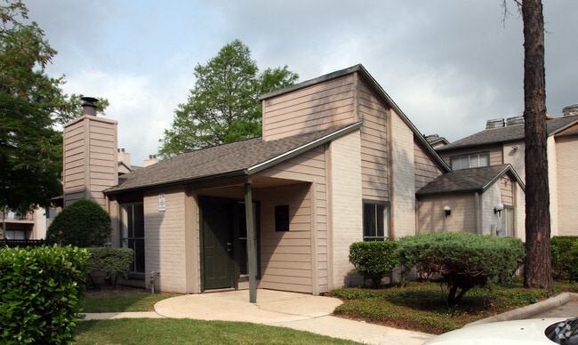 Building Photo - North Bend Living Rental