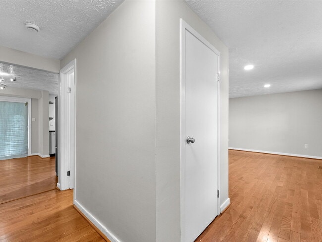 Photo - 3513 Castlebury Dr