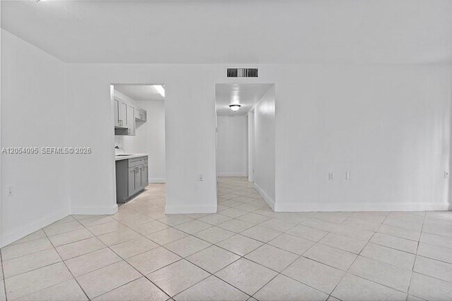 Photo - 1201 Lake Victoria Dr Unidad V
