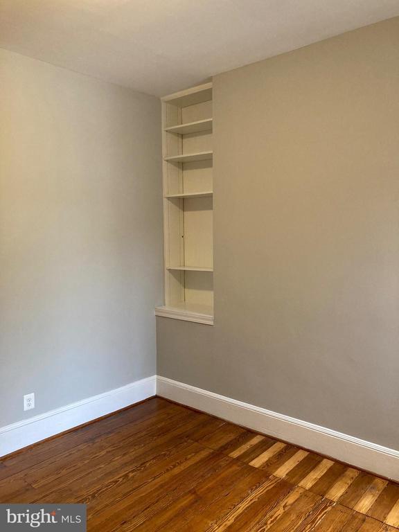 Photo - 1338 Wisconsin Ave NW