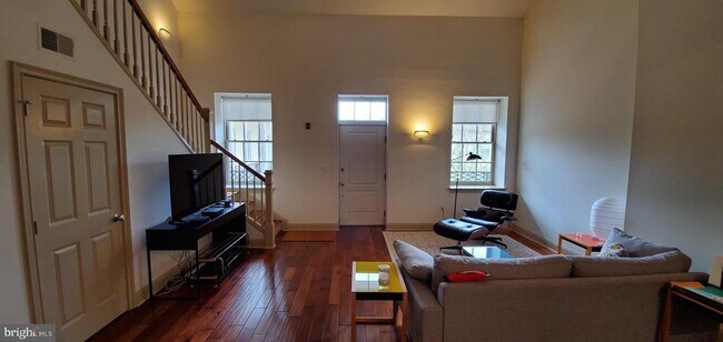 Photo - 1 Academy Cir