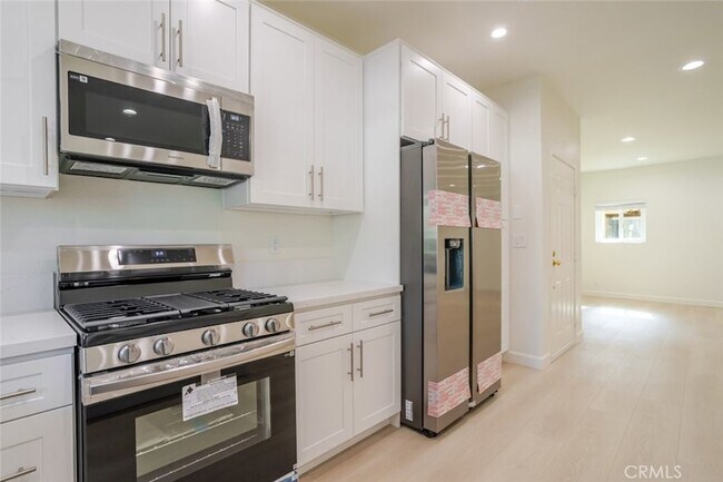 Photo - 310 E Providencia Ave Unit 108