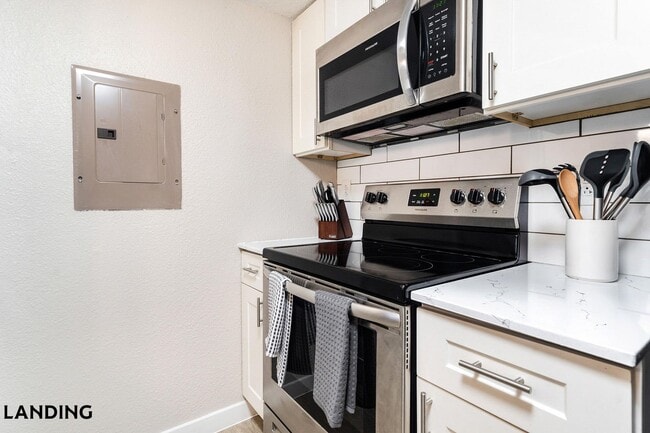 Photo - 711 Brentford Pl Unit 115