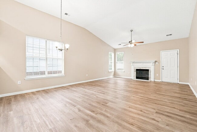 7200 Daerwood Pl