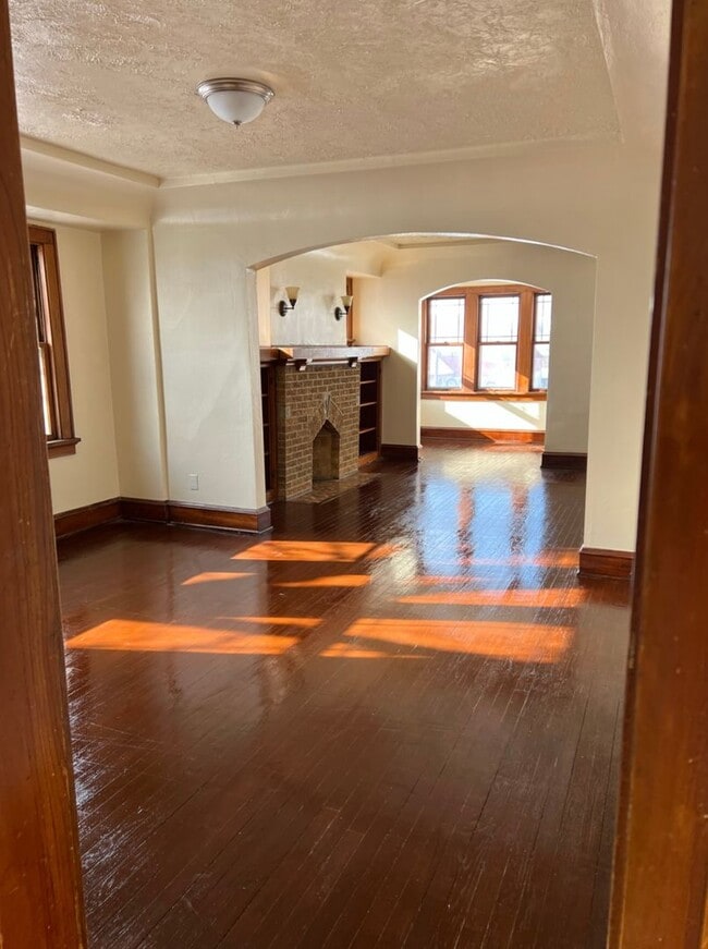2854-2856 N. 57th St. - 2854-2856 N. 57th St. Apartment Unit 2856-Upper