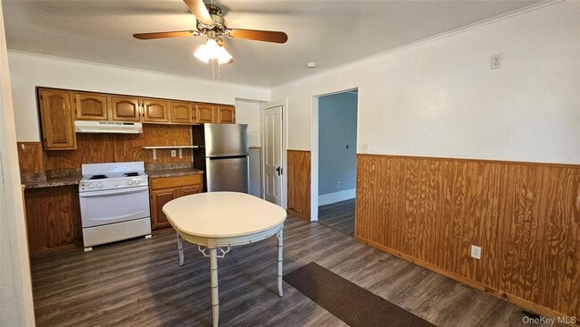 Photo - 130 Hortonville Main St Unit front