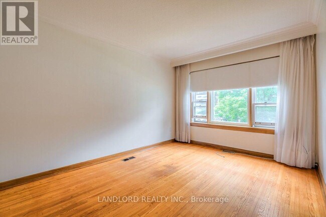 Photo - 85 Greenlaw Ave
