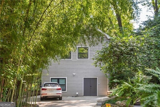 Photo - 119 Ashland Dr NE