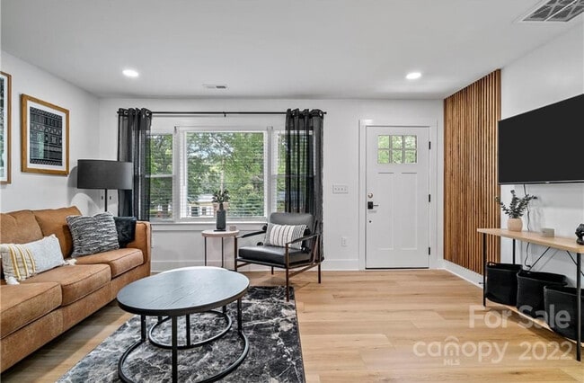 Photo - 3709 Sargeant Dr