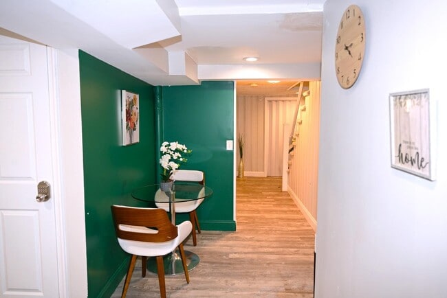 Photo - 1544 Oakridge Rd