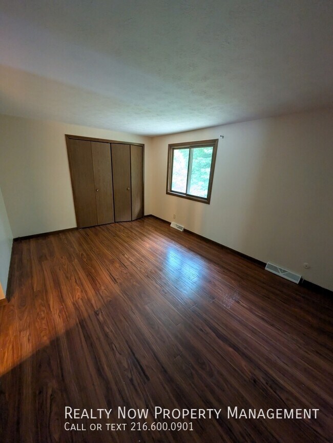 Photo - 1387 Belvoir Mews