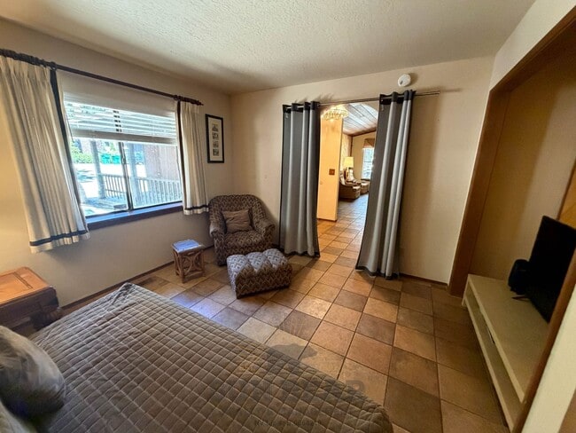 Photo - Bedroom Home in Incline with Garage - Dog Friendly