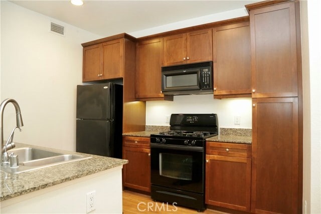 Photo - 1358 Scholarship