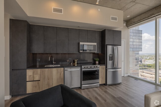 2BR, 2BA - 965SF - Kitchen