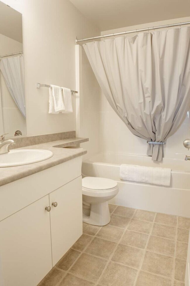 Photo - Lakewood Manor