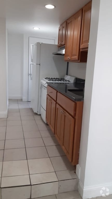 Building Photo - 104 Beacon St Unit 3 Rental