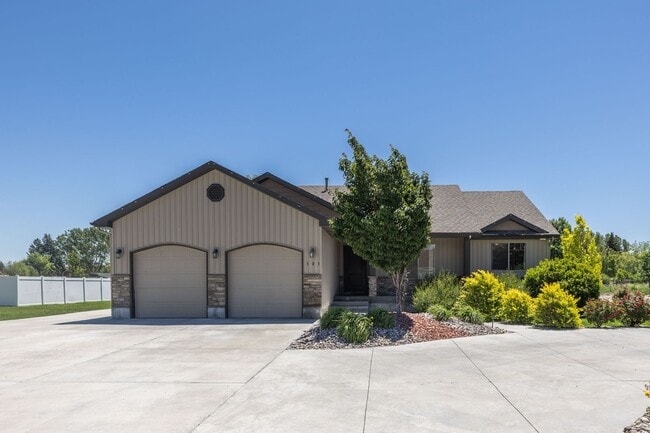 Building Photo - BEAUTIFUL 5 BED 3 BATH HOME IN FIRTH