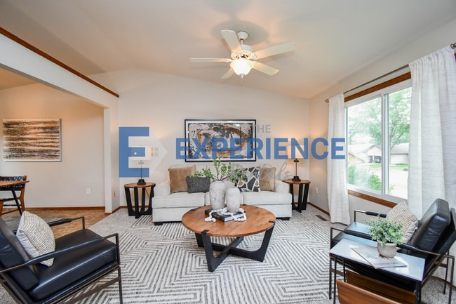 705 N Montgomery Ct