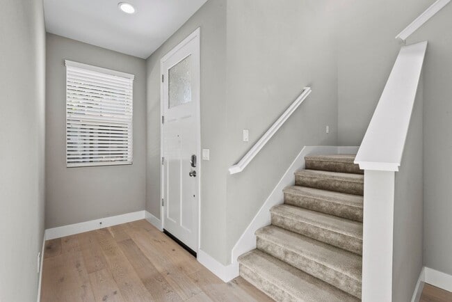 Photo - 118 Bonano Ln