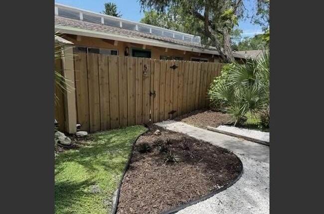 Photo - Annual UNfurnished renovated 2/1 condo dow...